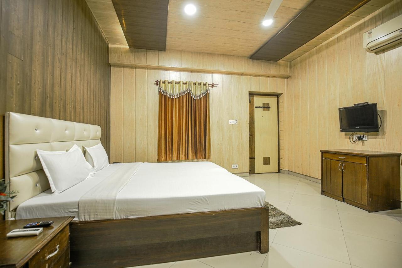 Hotel Hk Continental Amritsar Exterior photo