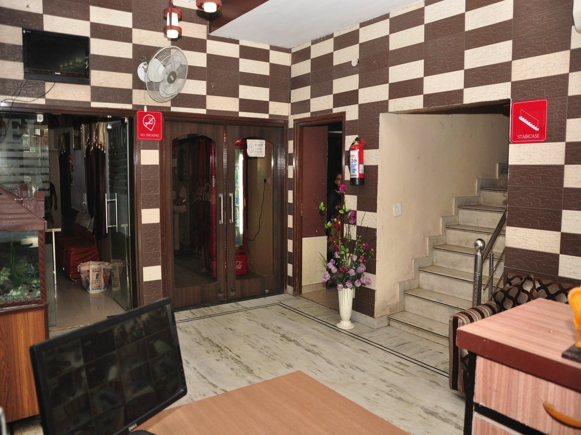 Hotel Hk Continental Amritsar Exterior photo